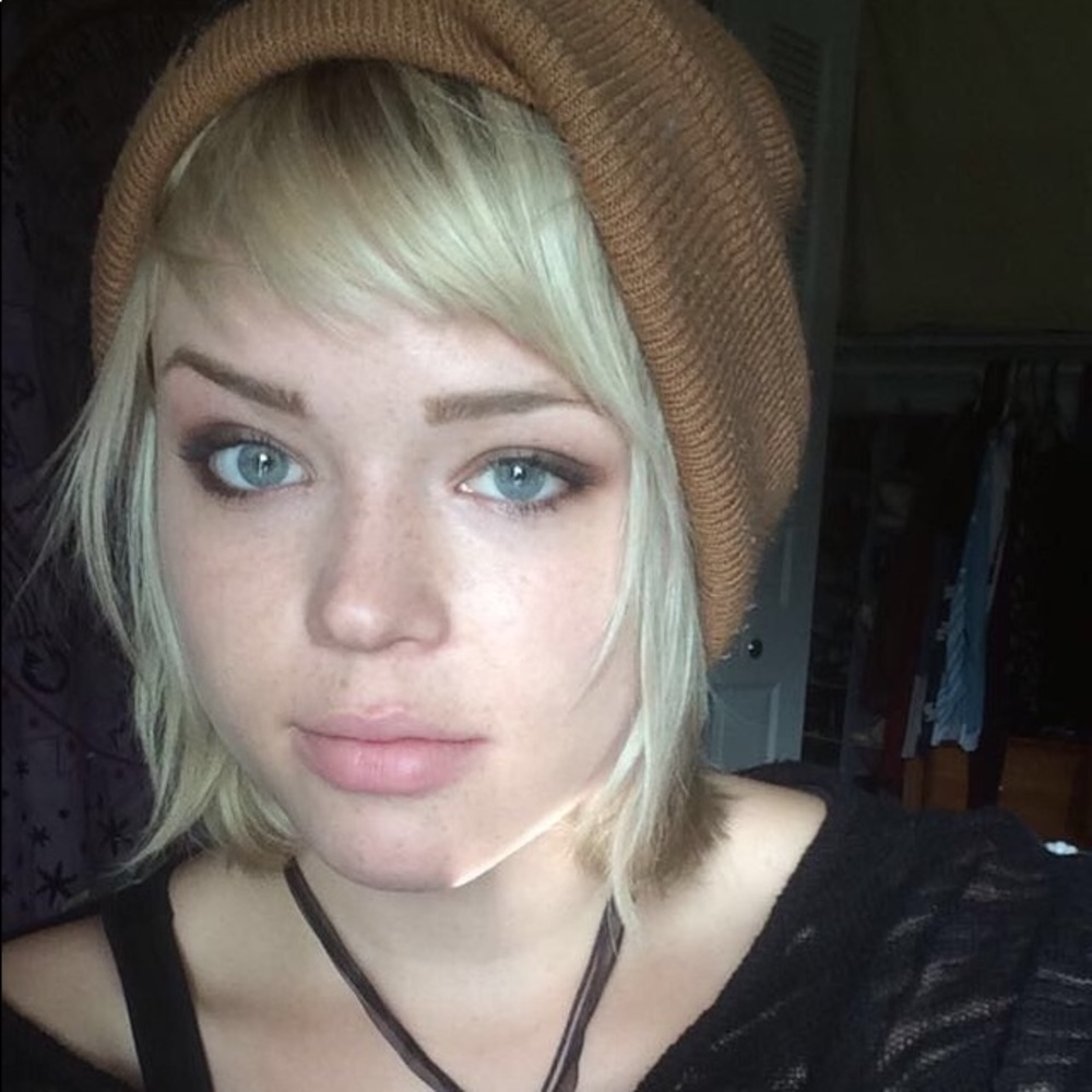 Meet your Posher, Abby